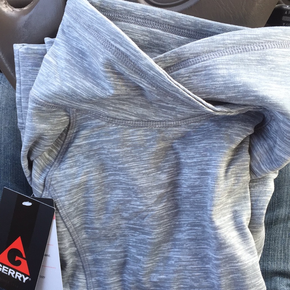 Gerry size small performance top yoga NWT